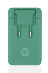 Caricabatterie in pino chiaro · Caricabatterie da parete riciclato